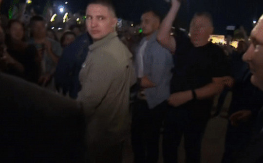 Video: Ông Putin xuống phố, bắt tay đám đông người dân ở Cộng hòa Dagestan
