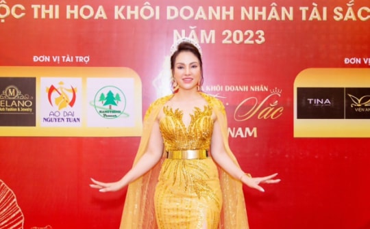 Á khôi 1-  Ánh Hồng: Rũ bỏ con người “tầm thường” vì sự kỳ vọng tươi đẹp