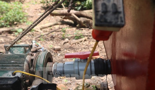 Hà Nội: Chật vật 'mang' nước giếng về làng dù sống giữa hai nhà máy nước lớn