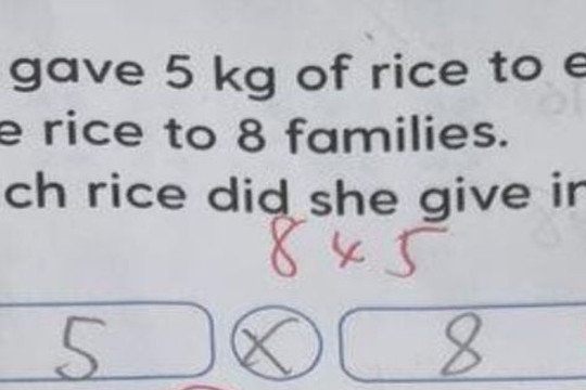 Học sinh làm toán 5 x 8 = 40 bị gạch sai, cô giáo đưa ra đáp án gây tranh cãi