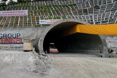Thông hầm Núi Vung thuộc dự án cao tốc Cam Lâm – Vĩnh Hảo
