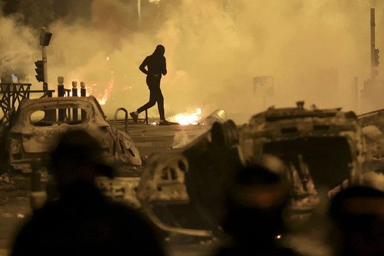 Pháp kêu gọi người dân đồng lòng chống bạo loạn