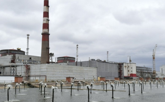 Nga và Ukraine cùng cảnh báo nguy cơ nhà máy điện hạt nhân Zaporizhzhia bị tấn công