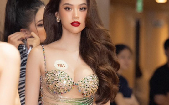 Thí sinh mặc bạo chưa từng thấy trong lịch sử thi sắc đẹp Việt ngay vòng sơ khảo