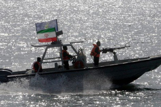 Hải quân Mỹ lên tiếng vụ Iran "chặn bắt tàu thương mại"