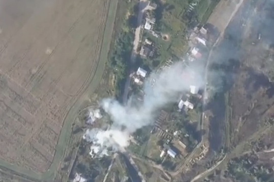 Quân đội Nga đánh phủ đầu đội hình Ukraine, phá hủy các xe quân sự