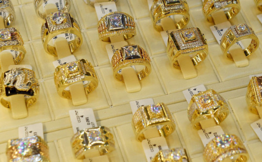 Giá vàng hôm nay 9/7: Vàng SJC cao hơn TG gần 12 triệu đồng/lượng