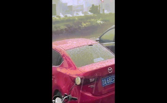 Video: Mưa đá kinh hoàng xảy ra tại Trung Quốc