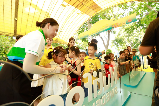 Hàng ngàn trẻ em Việt hứng khởi khám phá hè sôi động tại Thảo Cầm Viên