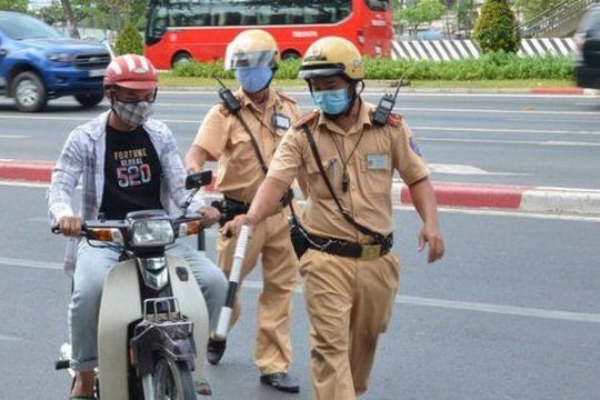 Đề xuất bổ sung nhiều trường hợp cảnh sát giao thông được dừng xe