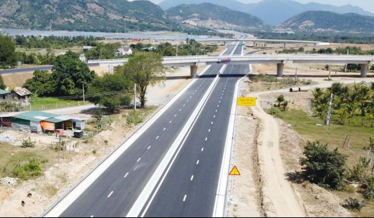 Xử lý nhà thầu chậm tiến độ thi công dự án cải tạo, nâng cấp quốc lộ 7