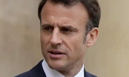 Tổng thống Pháp Macron nhận bưu phẩm chứa ngón tay người