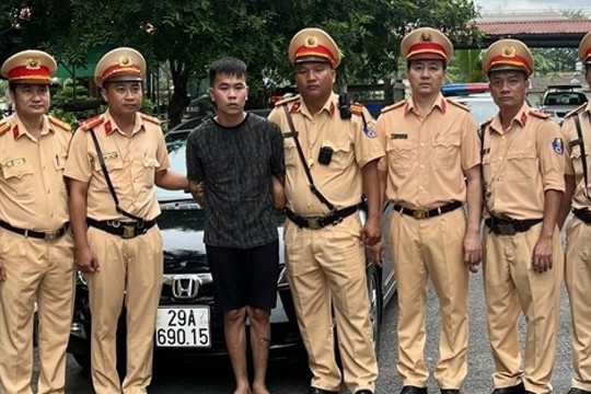 CSGT Đồng Nai bắt đối tượng giết người đang lái xe bỏ trốn