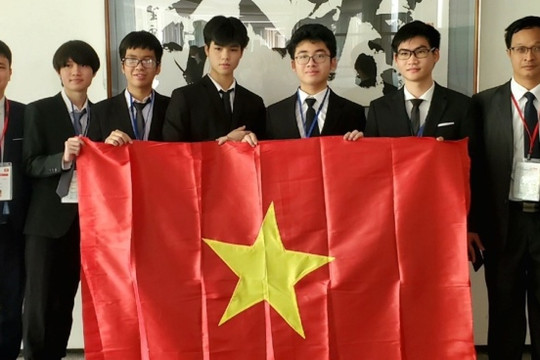 2 thí sinh Việt Nam giành huy chương vàng Olympic Vật lý quốc tế 2023
