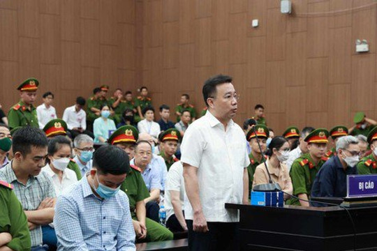 Cựu Phó Chủ tịch UBND TP Hà Nội: 'Chúng ta vì tiền mà phạm tội, hãy thẳng thắn nhận sai'
