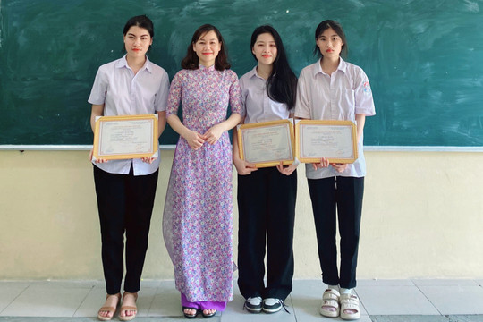 Ba yếu tố giúp nữ sinh Nam Định 'ẵm' trọn điểm 10 môn Ngữ văn