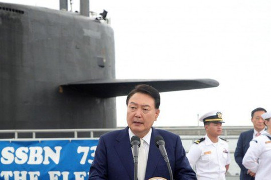 Tổng thống Hàn Quốc thăm tàu ngầm hạt nhân Mỹ, cảnh báo rắn Triều Tiên