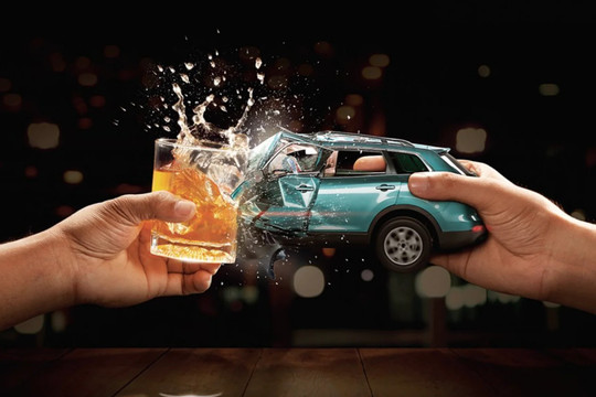 Sau khi uống rượu bia bao lâu thì được lái xe?