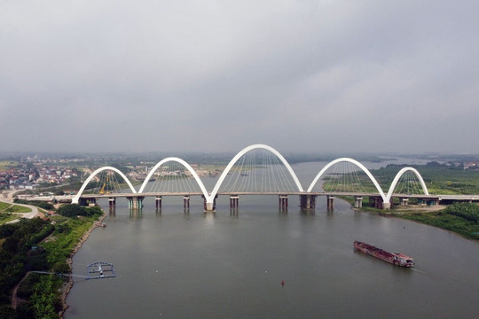 Cầu vòm thép cao nhất Việt Nam tại Bắc Ninh đã hoàn thành 98%