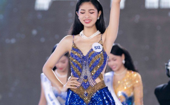 Miss World Vietnam 2023 - Á hậu 2 gây xúc động khi mẹ làm giúp việc