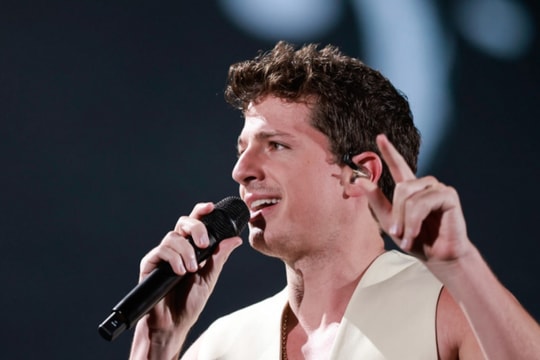 Hơn 8.000 khán giả “cháy” suốt hơn 6 tiếng cùng Charlie Puth và dàn sao Việt tại 8Wonder