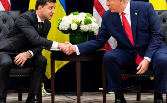 Ông Trump bất ngờ nói châu Âu hỗ trợ Ukraine “thiếu 100 tỷ USD”