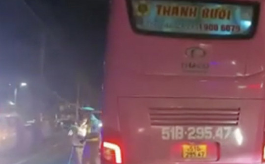 Đồng Nai: Xe máy đấu đầu ôtô khách, 2 anh em ruột chết tại chỗ