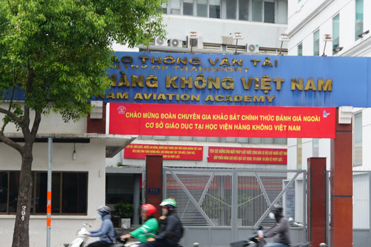 Học viện Hàng không Việt Nam thu học phí vượt quy định hàng chục tỉ đồng