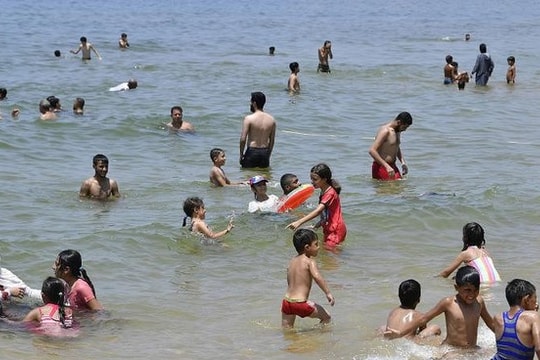 Hiện tượng thời tiết đáng sợ khi đại dương 'sôi sùng sục'