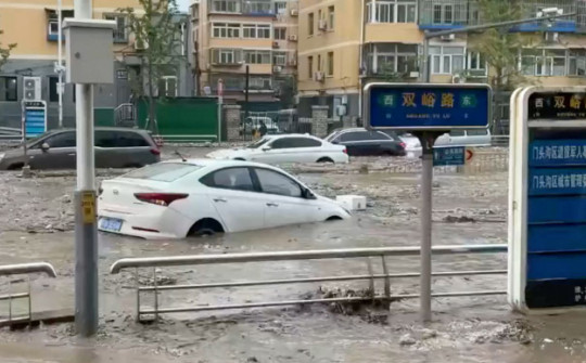 Mưa lớn kỷ lục gây ngập lụt ở Bắc Kinh: Nhiều người thiệt mạng và mất tích