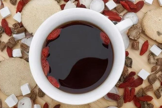 Hết trà sữa thuốc bắc, Gen Z xứ Trung lại phát cuồng với cà phê thuốc bắc