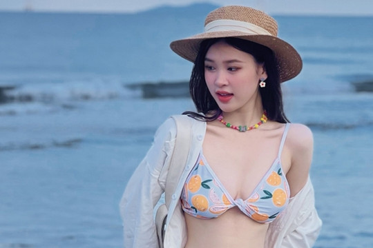 Nữ MC đài Nghệ An “gây sốt” MXH thích mặc khoe dáng nuột nà khi rời sóng truyền hình