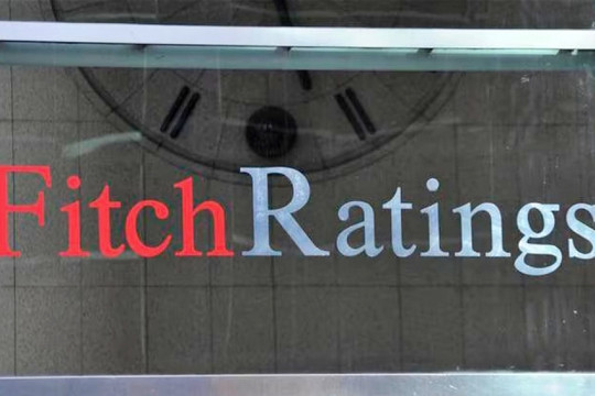 Fitch hạ xếp hạng tín nhiệm của Mỹ do nợ công tăng và bế tắc chính trị