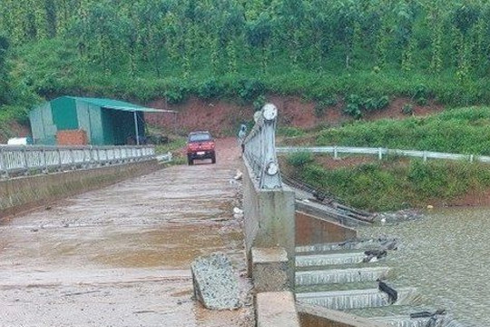 Đắk Nông: Dự án hồ thủy lợi hơn 100 tỷ bị nứt, khẩn trương di dời 34 hộ dân