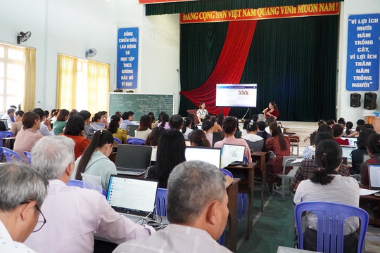 150 cán bộ, giáo viên Kon Tum cấp Tiểu học tập huấn giáo dục STEM