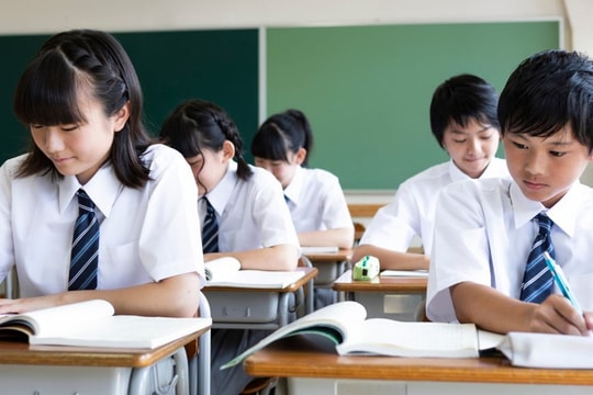 "Cú sốc" ở quốc gia châu Á: Hàng triệu học sinh 15 tuổi không thể nói một câu tiếng Anh hoàn chỉnh
