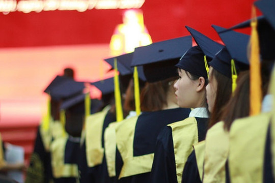 Không tăng học phí, trường đại học lo ngại mất giảng viên giỏi