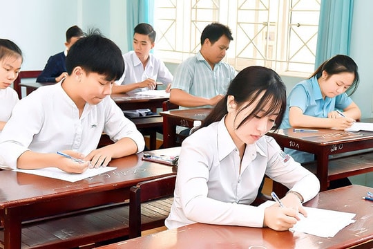 Thi tốt nghiệp THPT 2025: Học sinh chọn môn thi trong số các môn học lựa chọn