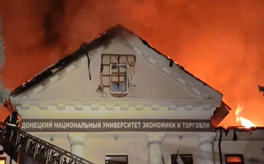 Quan chức Nga tố Ukraine tấn công bằng đạn chùm ở Donetsk