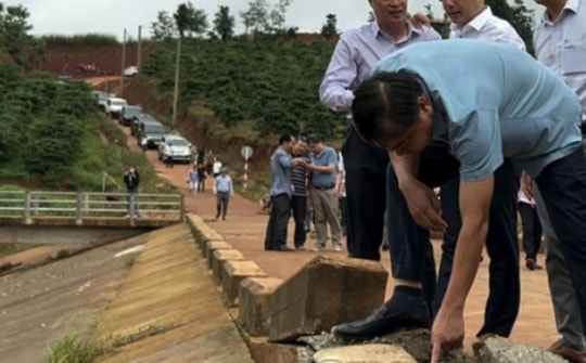 Nhiều giải pháp khẩn ứng phó với sạt đường, nứt đập ở Đắk Nông
