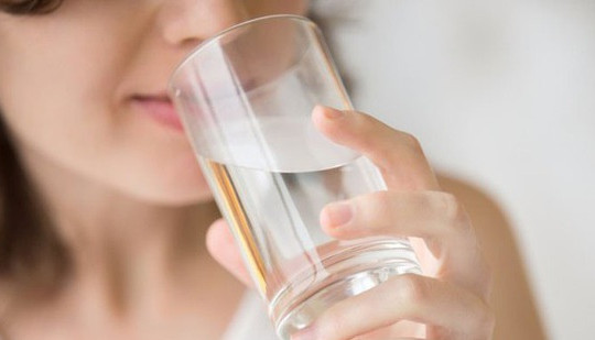 Thói quen uống nước gây hại cho cơ thể, thậm chí gây tử vong