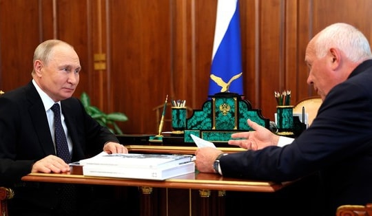 Tổng thống Putin nói Nga cần tăng cường sản xuất các loại vũ khí mới nhất