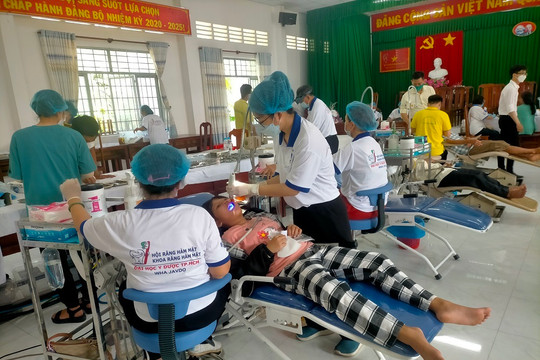 Trường Đại học Trà Vinh khám và chữa răng miễn phí cho hơn 1.000 bệnh nhân