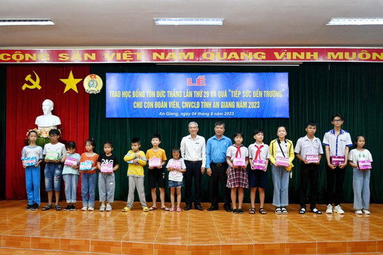 An Giang đã trao hơn 2.000 học bổng mang tên Chủ tịch Tôn Đức Thắng