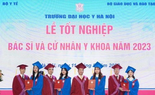 Khóa tuyển sinh có điểm chuẩn cao nhất lịch sử Trường ĐH Y Hà Nội tốt nghiệp
