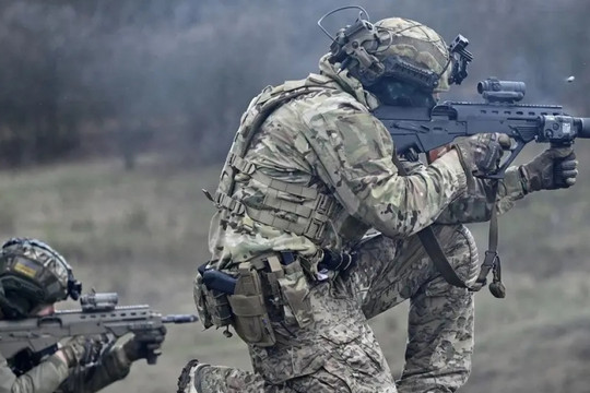 Ukraine đánh đòn nghi binh dọc sông Dnieper để phân tán lực lượng Nga?