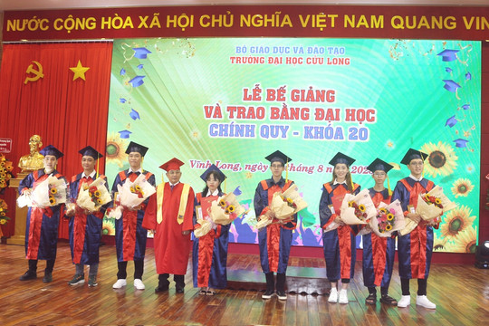 Trường ĐH Cửu Long trao bằng tốt nghiệp cho 125 tân kỹ sư