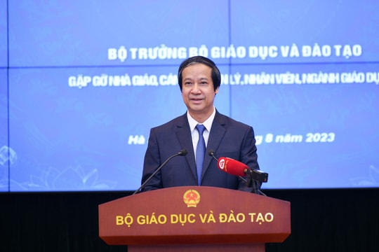 Bộ trưởng Bộ GD&ĐT gặp gỡ cán bộ giáo dục: Mong muốn lắng nghe nhiều ý kiến tâm huyết