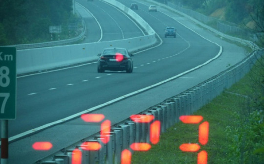 Dự thảo luật mới: Một loạt trường hợp tài xế phải giảm tốc độ xe