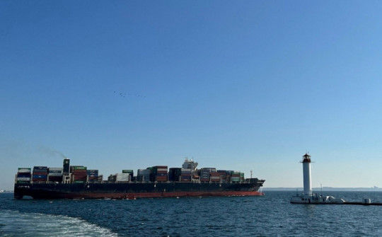 Tàu buôn đầu tiên rời cảng Odessa bằng "hành lang Biển Đen"  do Ukraine tuyên bố mở